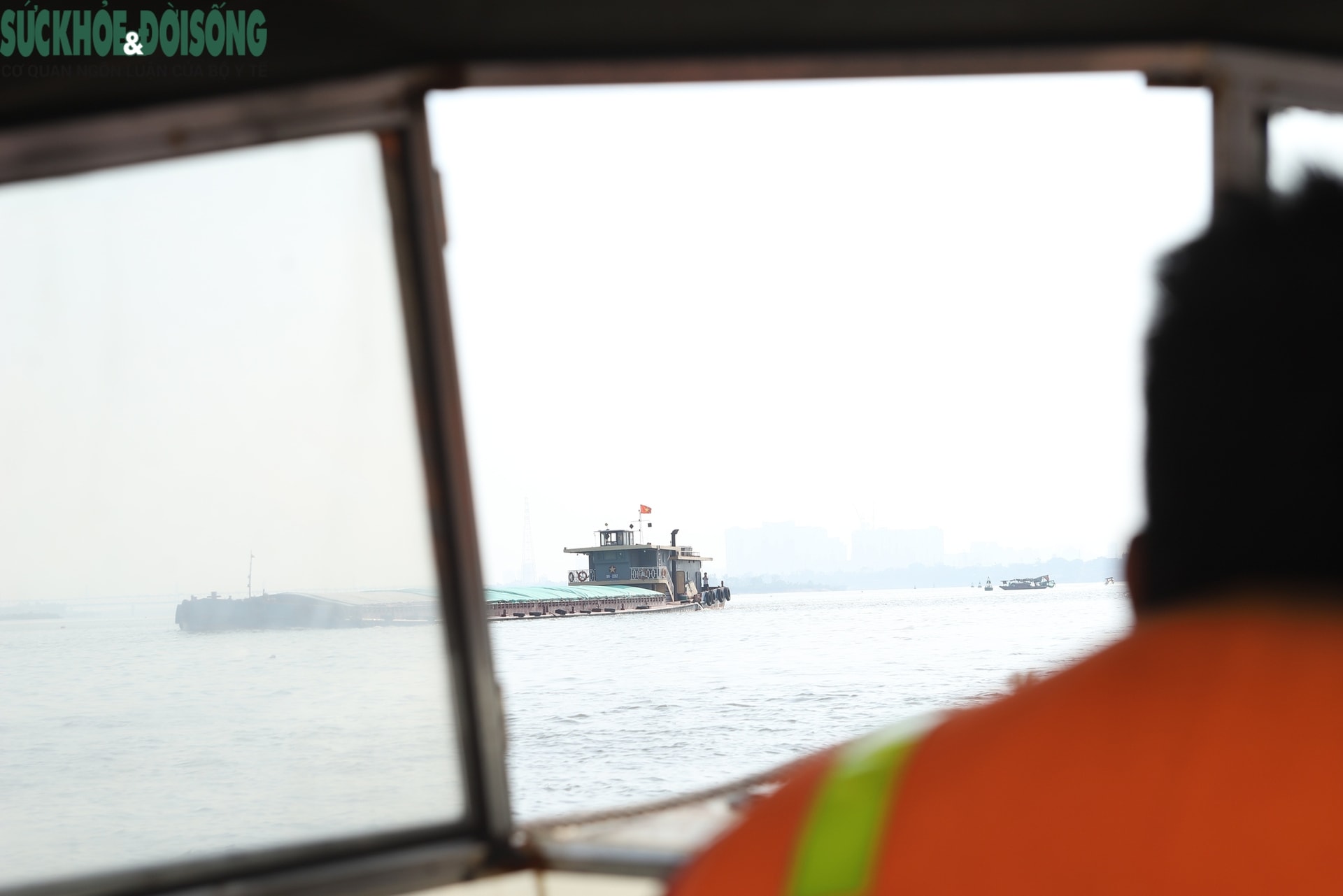 Cuối năm đi sông, Cảnh sát đường thủy Hà Nội khuyến cáo điều gì?- Ảnh 2.