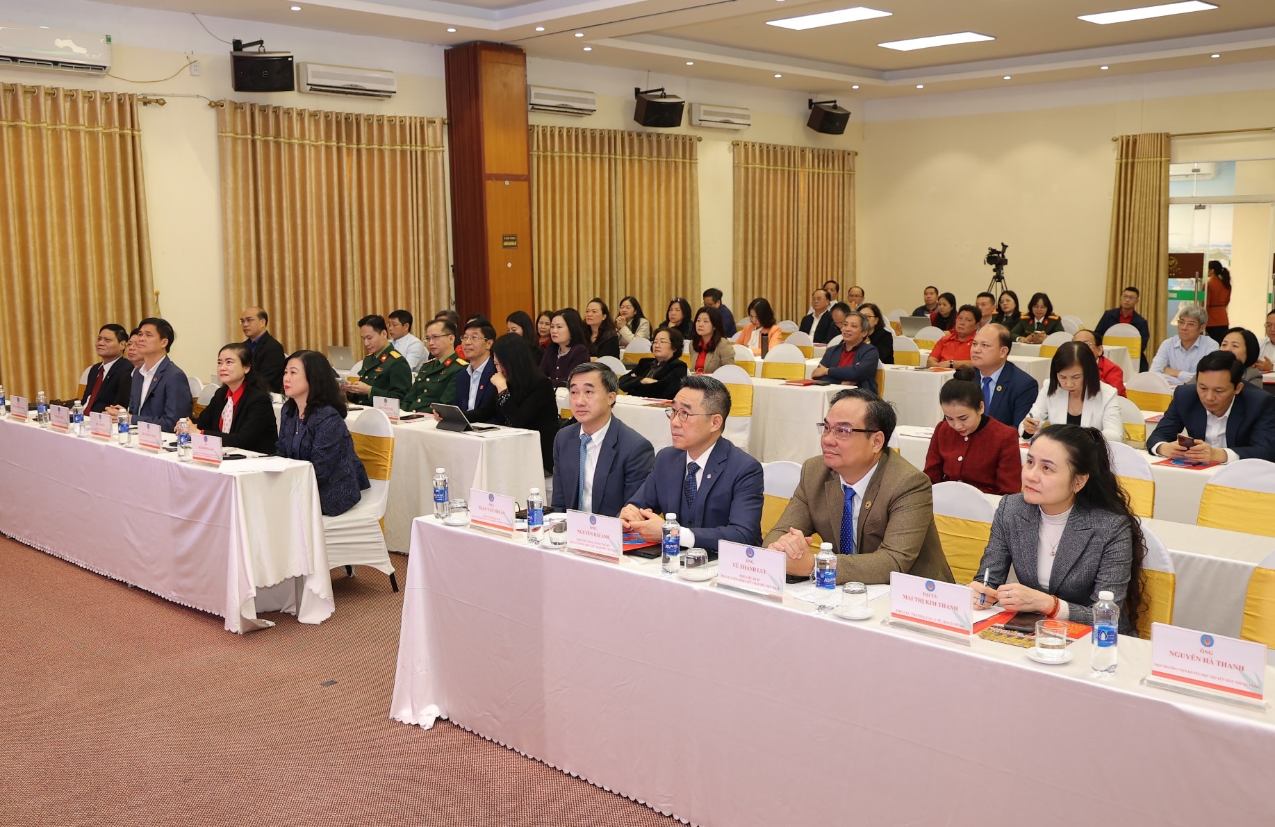 Năm 2026, phấn đấu tiếp nhận 1,95 triệu đơn vị máu, thống nhất quản lý dữ liệu người hiến máu- Ảnh 2.