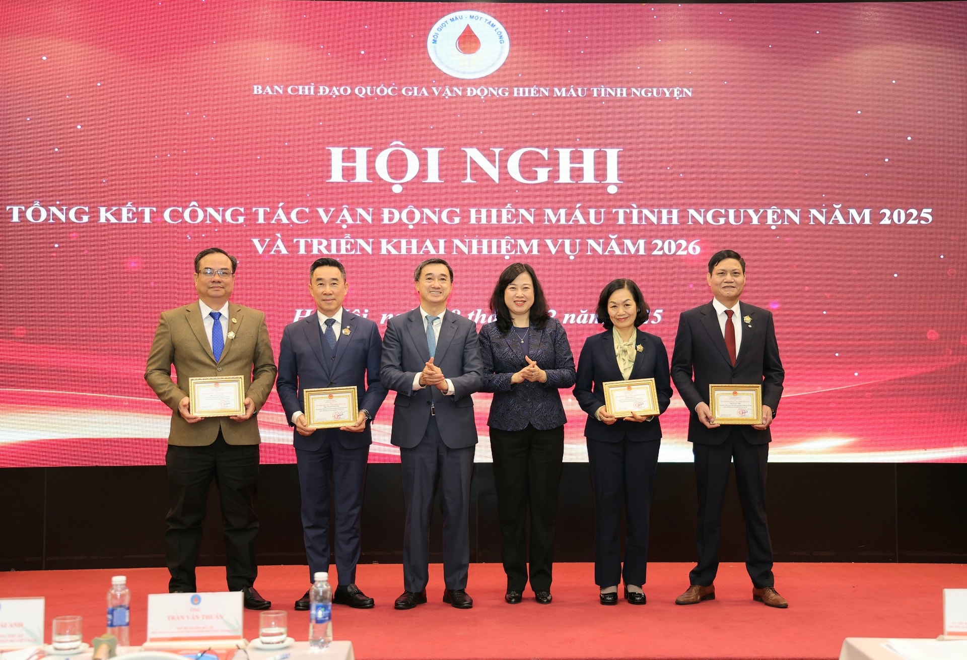 Năm 2026, phấn đấu tiếp nhận 1,95 triệu đơn vị máu, thống nhất quản lý dữ liệu người hiến máu- Ảnh 5.