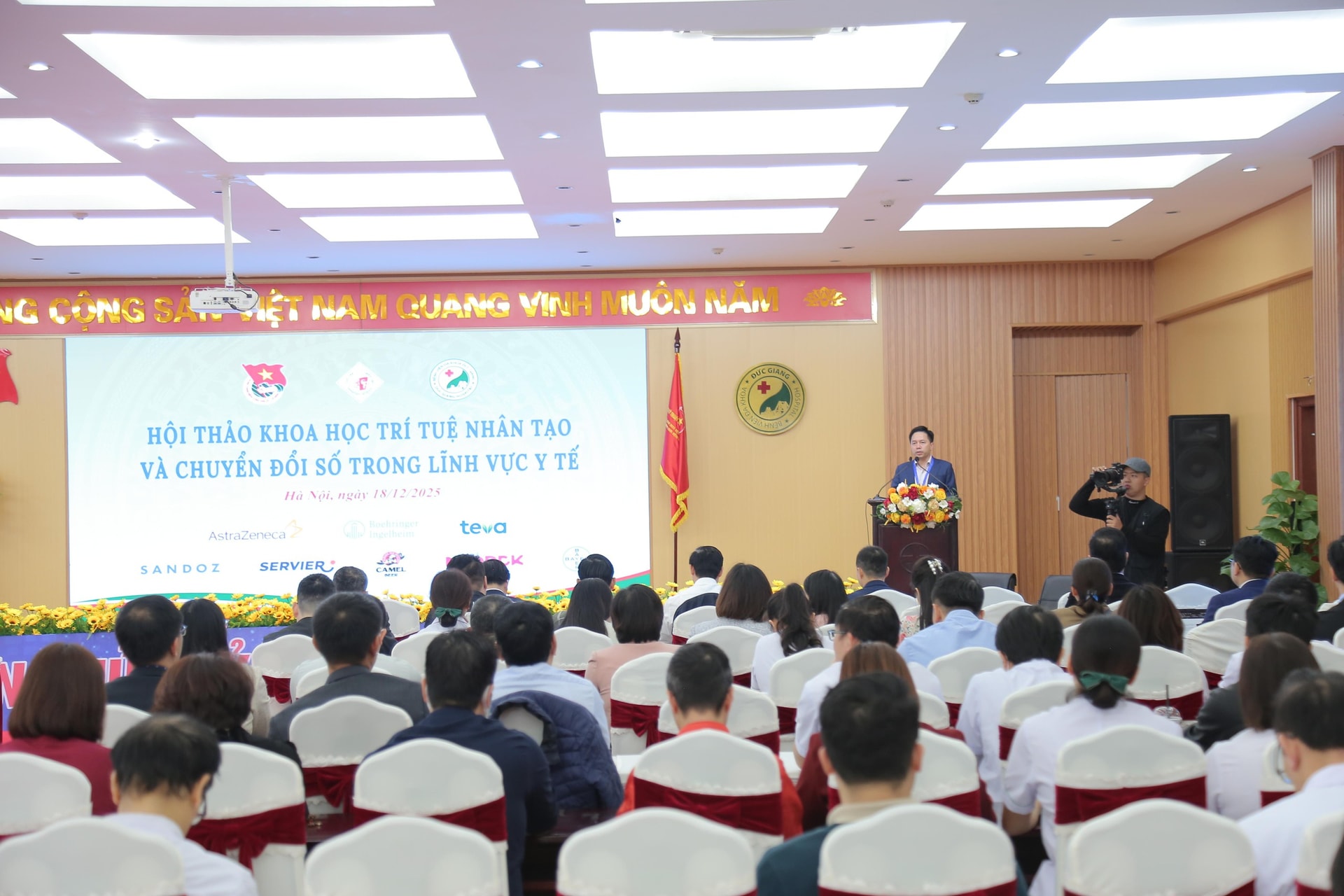 Đẩy mạnh chuyển đổi số, ứng dụng AI, hướng đến xây dựng bệnh viện thông minh tại Hà Nội- Ảnh 3. Đẩy mạnh chuyển đổi số, ứng dụng AI, hướng đến xây dựng bệnh viện thông minh tại Hà Nội- Ảnh 3.