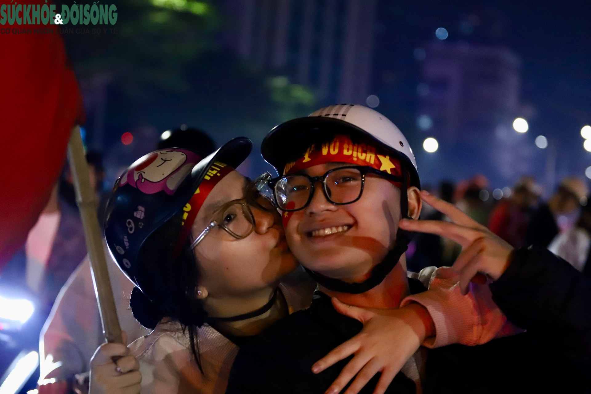 Nhìn lại những hình ảnh đẹp trong đêm người dân Hà Nội mừng tuyển U22 Việt Nam vô địch SEA Games- Ảnh 13.