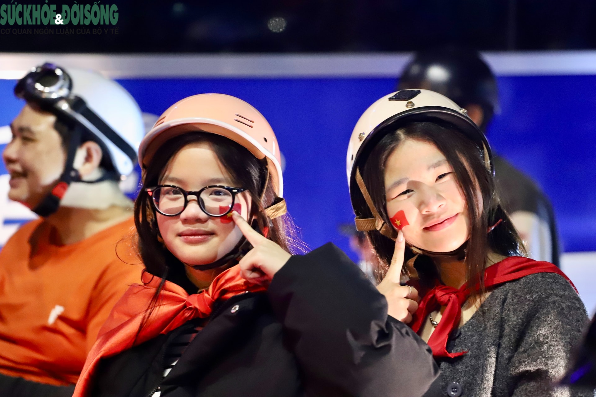 Nhìn lại những hình ảnh đẹp trong đêm người dân Hà Nội mừng tuyển U22 Việt Nam vô địch SEA Games- Ảnh 4.