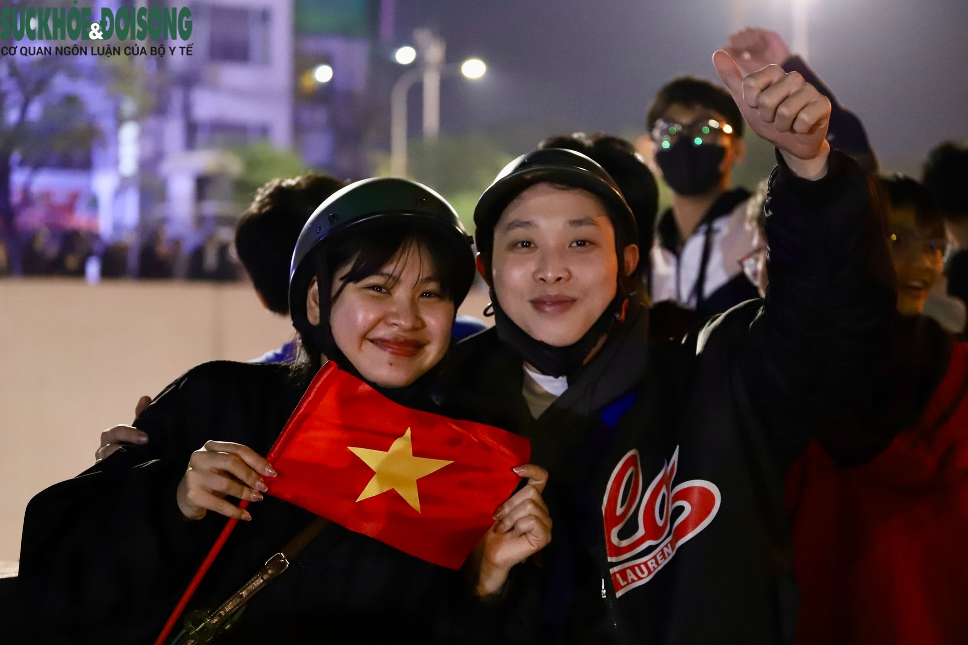 Nhìn lại những hình ảnh đẹp trong đêm người dân Hà Nội mừng tuyển U22 Việt Nam vô địch SEA Games- Ảnh 5.