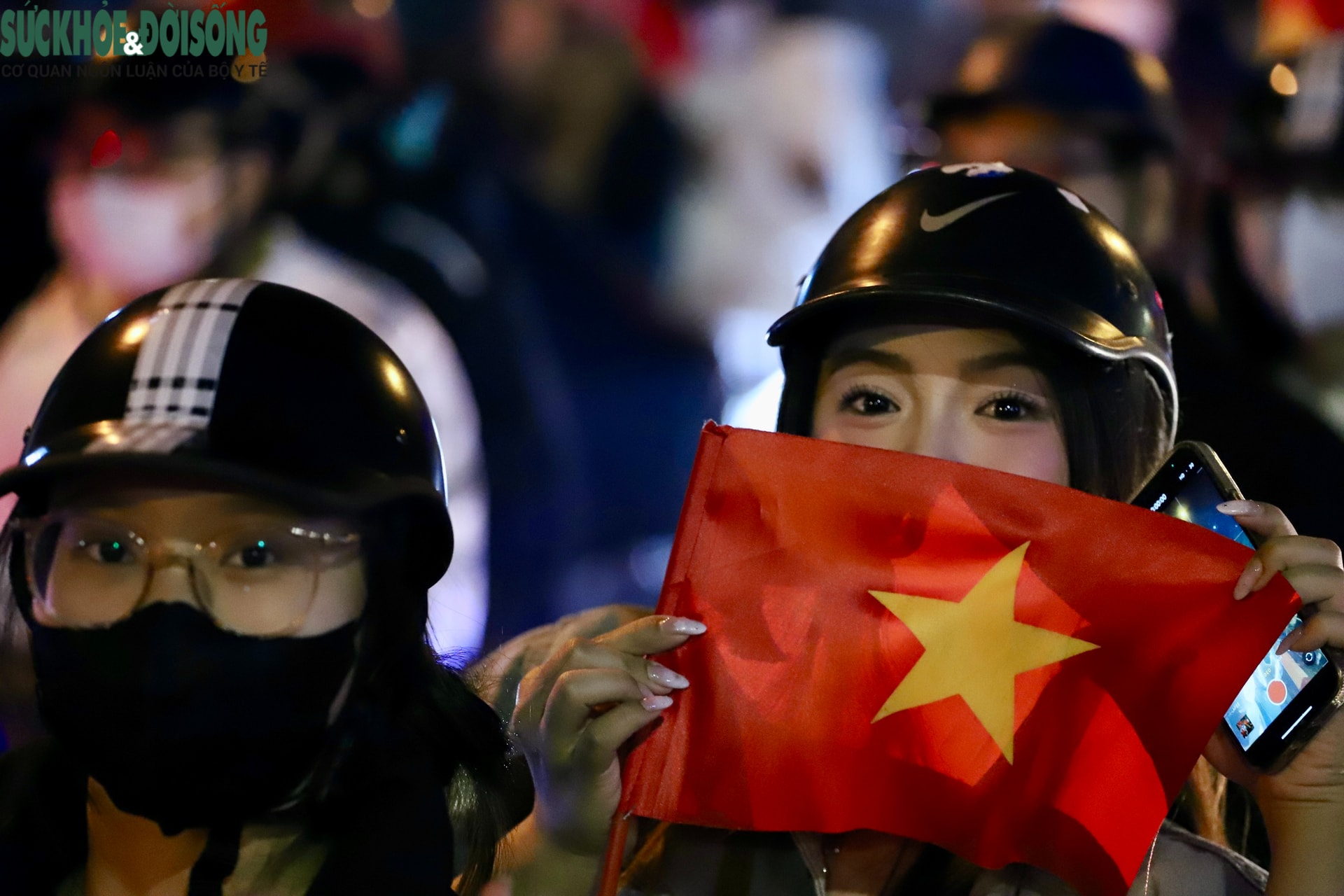 Nhìn lại những hình ảnh đẹp trong đêm người dân Hà Nội mừng tuyển U22 Việt Nam vô địch SEA Games- Ảnh 6.