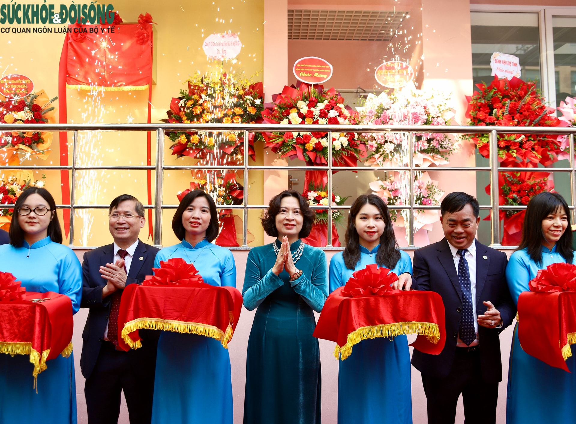 Thứ trưởng Bộ Y tế Nguyễn Thị Liên Hương dự khánh thành dự án nâng cấp Bệnh viện Y học cổ truyền Trung ương- Ảnh 3.