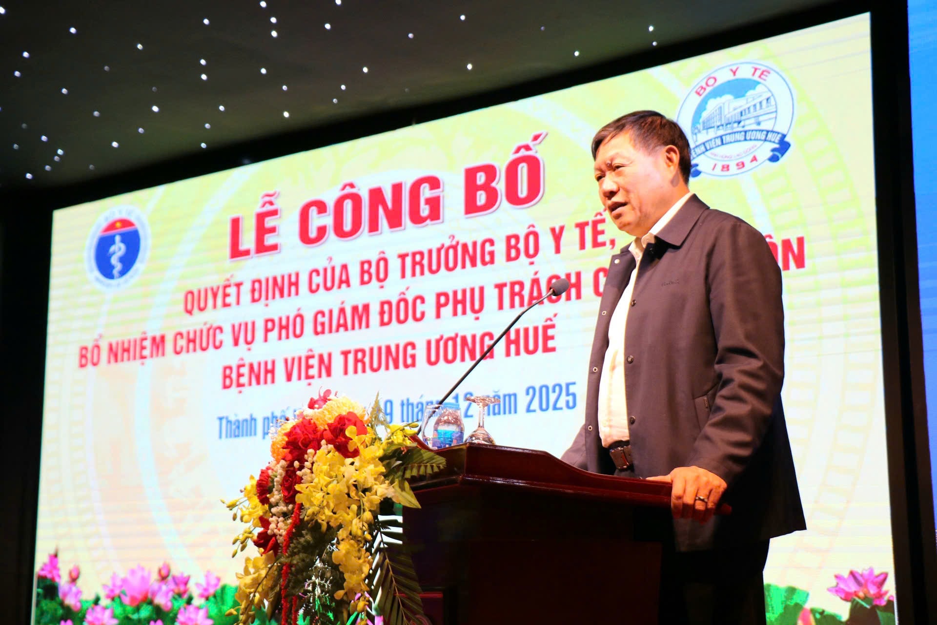 Bộ Y tế bổ nhiệm Phó Giám đốc phụ trách chuyên môn Bệnh viện Trung ương Huế- Ảnh 1.