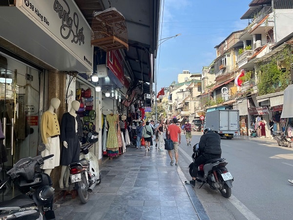 Diện mạo mới của phố phường Thủ đô: Khi vỉa hè thuộc về người đi bộ- Ảnh 2.