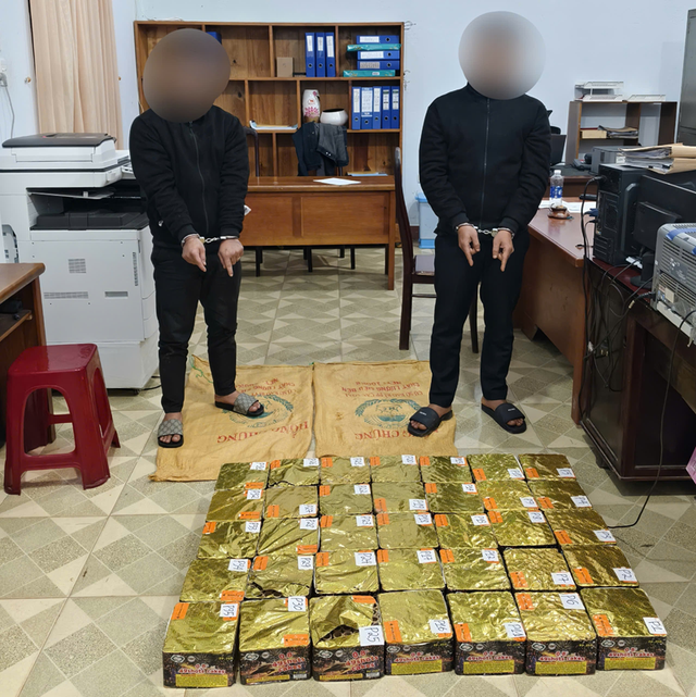 Bắt quả tang 3 đối tượng vận chuyển gần 100kg pháo nổ- Ảnh 1.