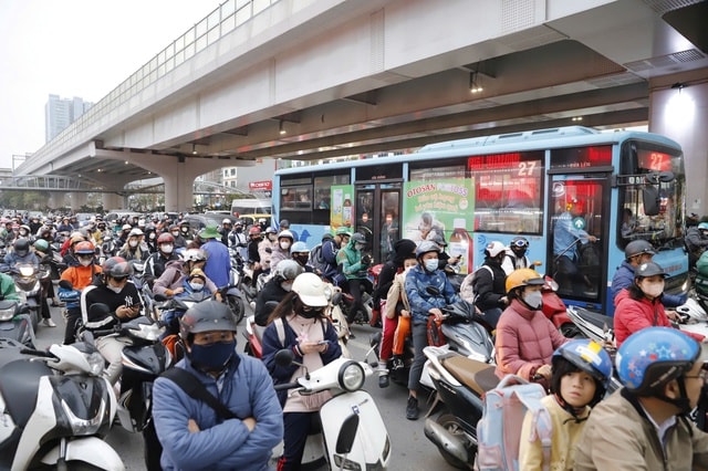 Miền Bắc đón 2 đợt không khí lạnh liên tiếp từ nay đến Giáng sinh- Ảnh 1.