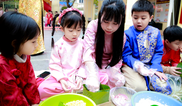 Nhiều địa phương công bố lịch nghỉ Tết Bính Ngọ 2026 của học sinh - Ảnh 1. Nhiều địa phương công bố lịch nghỉ Tết Bính Ngọ 2026 của học sinh - Ảnh 1.