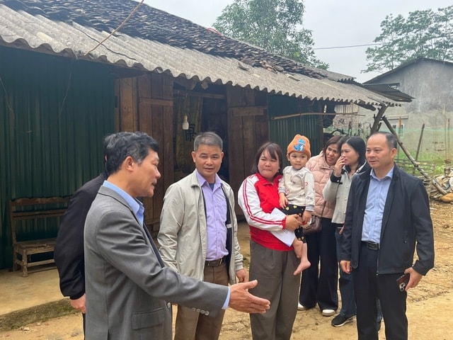 Cấp phát tiền mặt hỗ trợ người dân tỉnh Cao Bằng sau thiên tai- Ảnh 2.