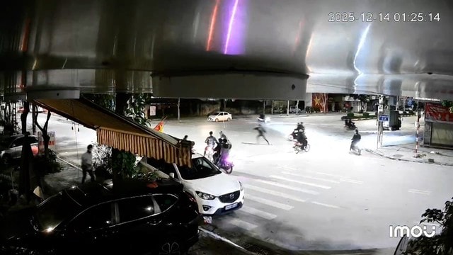 Tạm giam 15 đối tượng dùng hung khí đánh nhau do mâu thuẫn trên mạng xã hội - Ảnh 1. Tạm giam 15 đối tượng dùng hung khí đánh nhau do mâu thuẫn trên mạng xã hội - Ảnh 1.