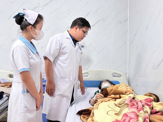 Hơn 200 ca ngộ độc bánh mì ở Quảng Ngãi: Phát hiện vi khuẩn Salmonella- Ảnh 1.