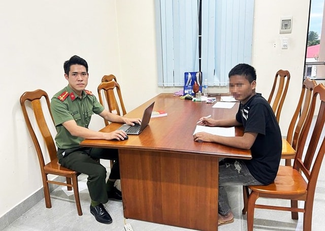 Sau cuộc nhậu, ngủ trên ô tô rồi 'tỉnh giấc' ở…Campuchia- Ảnh 1. Sau cuộc nhậu, ngủ trên ô tô rồi 'tỉnh giấc' ở…Campuchia- Ảnh 1.