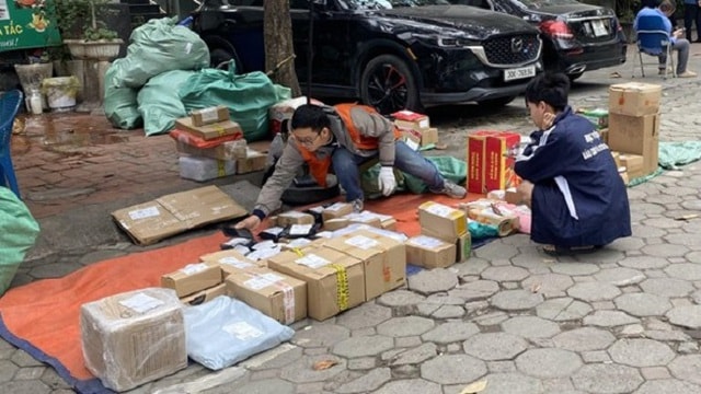 Báo động gia tăng rác thải nhựa từ Thương mại điện tử, sẽ chạm mốc 800.000 tấn vào năm 2030- Ảnh 1.