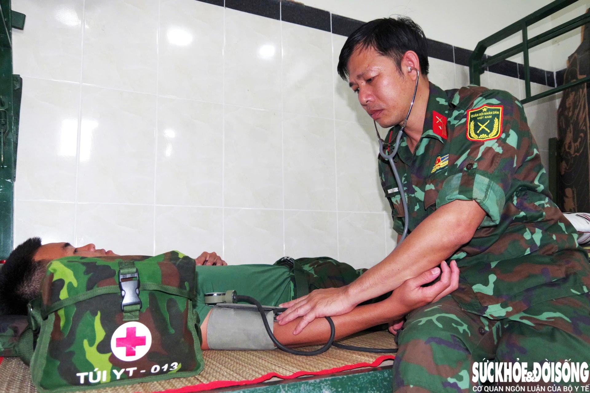 Những người tiếp sức thầm lặng phía sau những mái nhà đang hồi sinh- Ảnh 11. Những người tiếp sức thầm lặng phía sau những mái nhà đang hồi sinh- Ảnh 11.