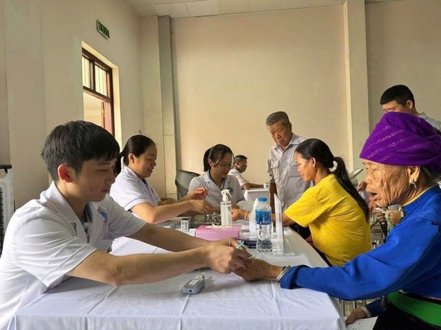 Những ai được BHYT chi trả 100% chi phí khám chữa bệnh từ 2026?- Ảnh 1.