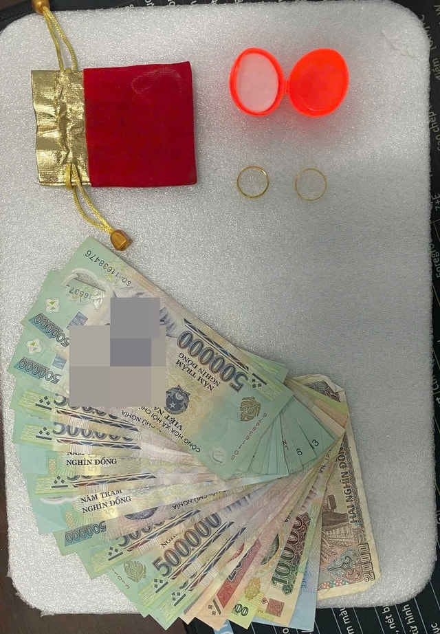 Trộm tiền của chủ mua vàng rồi lại mang đến chính nhà chủ cất giấu- Ảnh 2. Trộm tiền của chủ mua vàng rồi lại mang đến chính nhà chủ cất giấu- Ảnh 2.