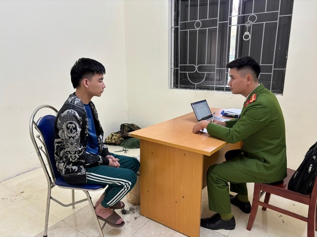 Em gái và anh trai cùng bị bắt vì lừa đảo- Ảnh 2. Em gái và anh trai cùng bị bắt vì lừa đảo- Ảnh 2.