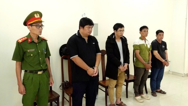 Khởi tố 5 đối tượng liên quan vụ người đàn ông tử vong trên đường dây điện trung thế- Ảnh 2.