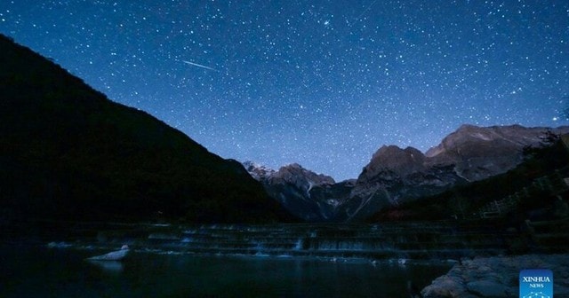 Mưa sao băng Ursids đạt cực đại vào đêm nay- Ảnh 1.