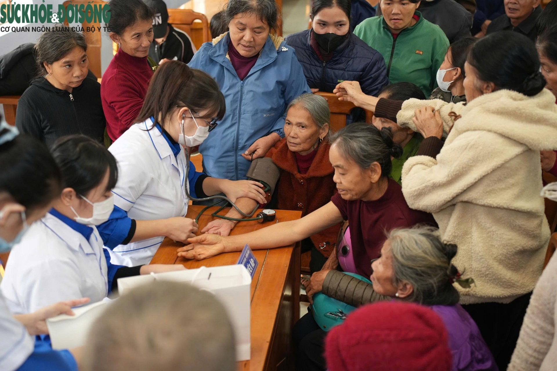 Đoàn Thanh niên Bộ Y tế khám, tư vấn sức khỏe miễn phí cho người dân Kim Điền, Quảng Trị sau lũ- Ảnh 2. Đoàn Thanh niên Bộ Y tế khám, tư vấn sức khỏe miễn phí cho người dân Kim Điền, Quảng Trị sau lũ- Ảnh 2.