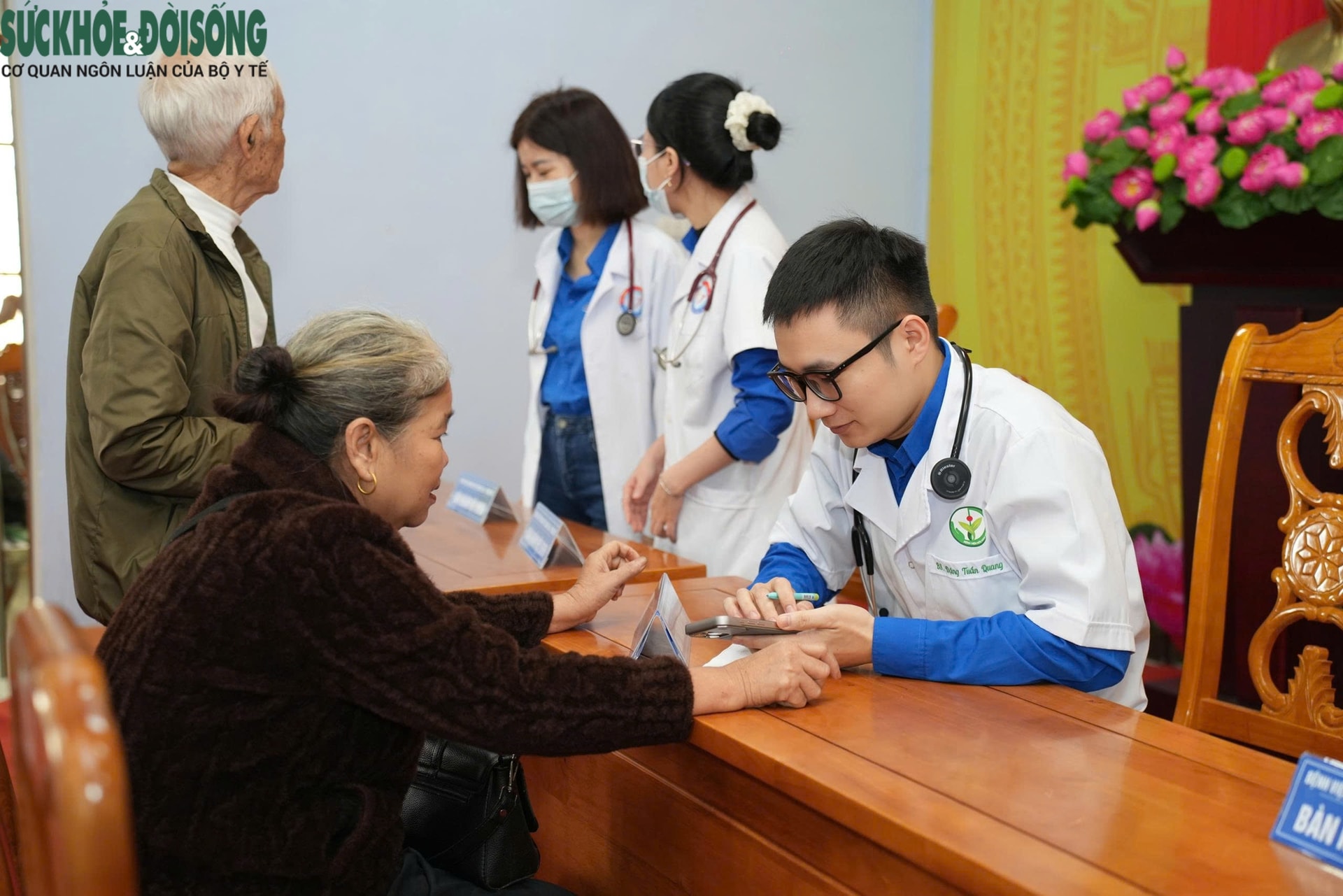 Đoàn Thanh niên Bộ Y tế khám, tư vấn sức khỏe miễn phí cho người dân Kim Điền, Quảng Trị sau lũ- Ảnh 4. Đoàn Thanh niên Bộ Y tế khám, tư vấn sức khỏe miễn phí cho người dân Kim Điền, Quảng Trị sau lũ- Ảnh 4.