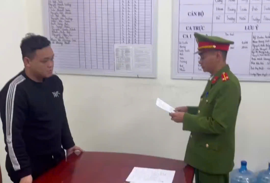 Mua ứng dụng ngân hàng giả rồi lừa tiền nhiều người- Ảnh 1.