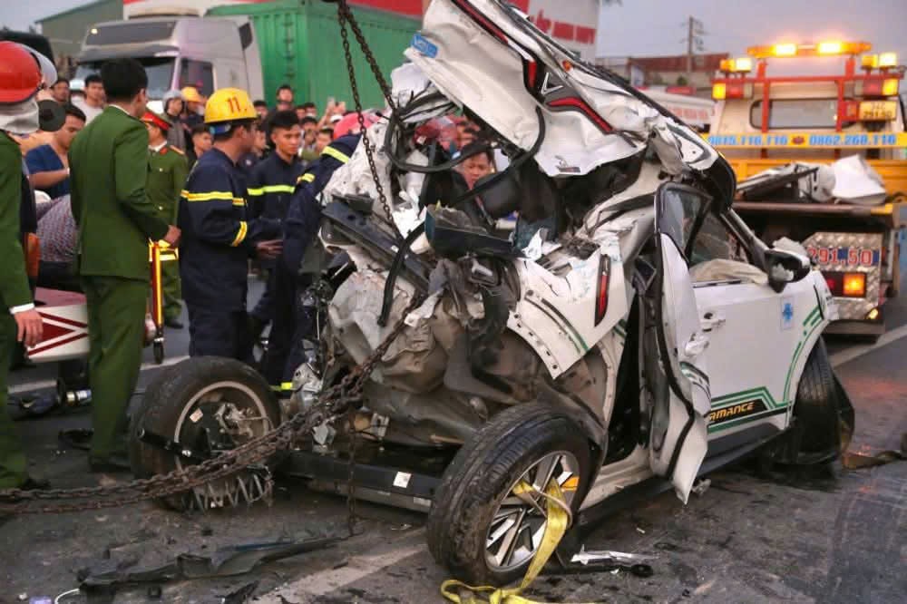 Xác định nguyên nhân vụ tai nạn liên hoàn trên QL5 làm 2 người tử vong- Ảnh 1. Xác định nguyên nhân vụ tai nạn liên hoàn trên QL5 làm 2 người tử vong- Ảnh 1.
