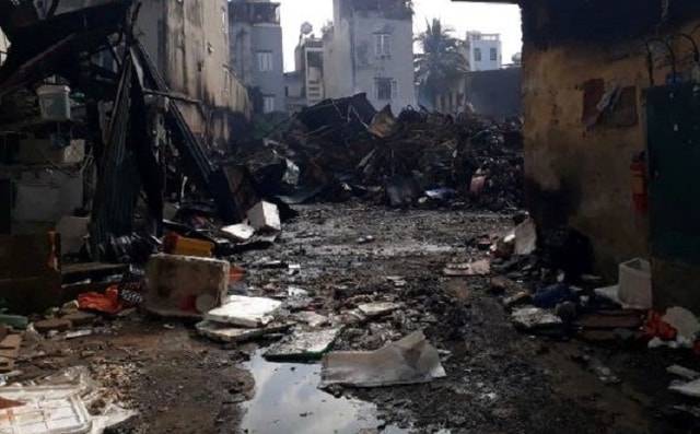 Tiểu thương chợ Xanh bật khóc vì trắng tay sau vụ cháy lớn khi Tết đã cận kề- Ảnh 1.