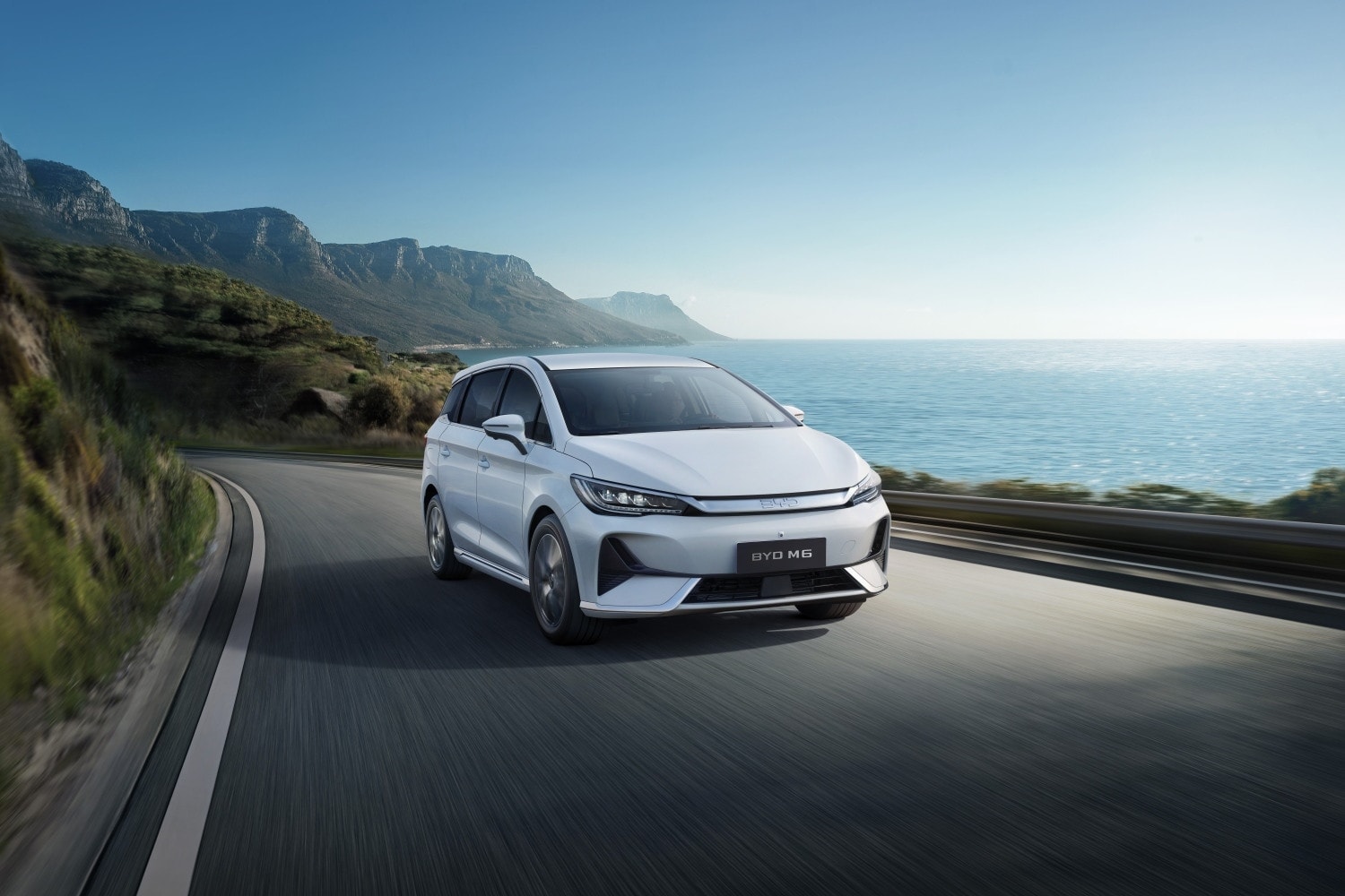 BYD M6 là mẫu xe MPV thuần điện hiếm hoi tại Việt Nam, hướng tới nhóm khách hàng gia đình và vận tải hành khách. (Ảnh: BYD)