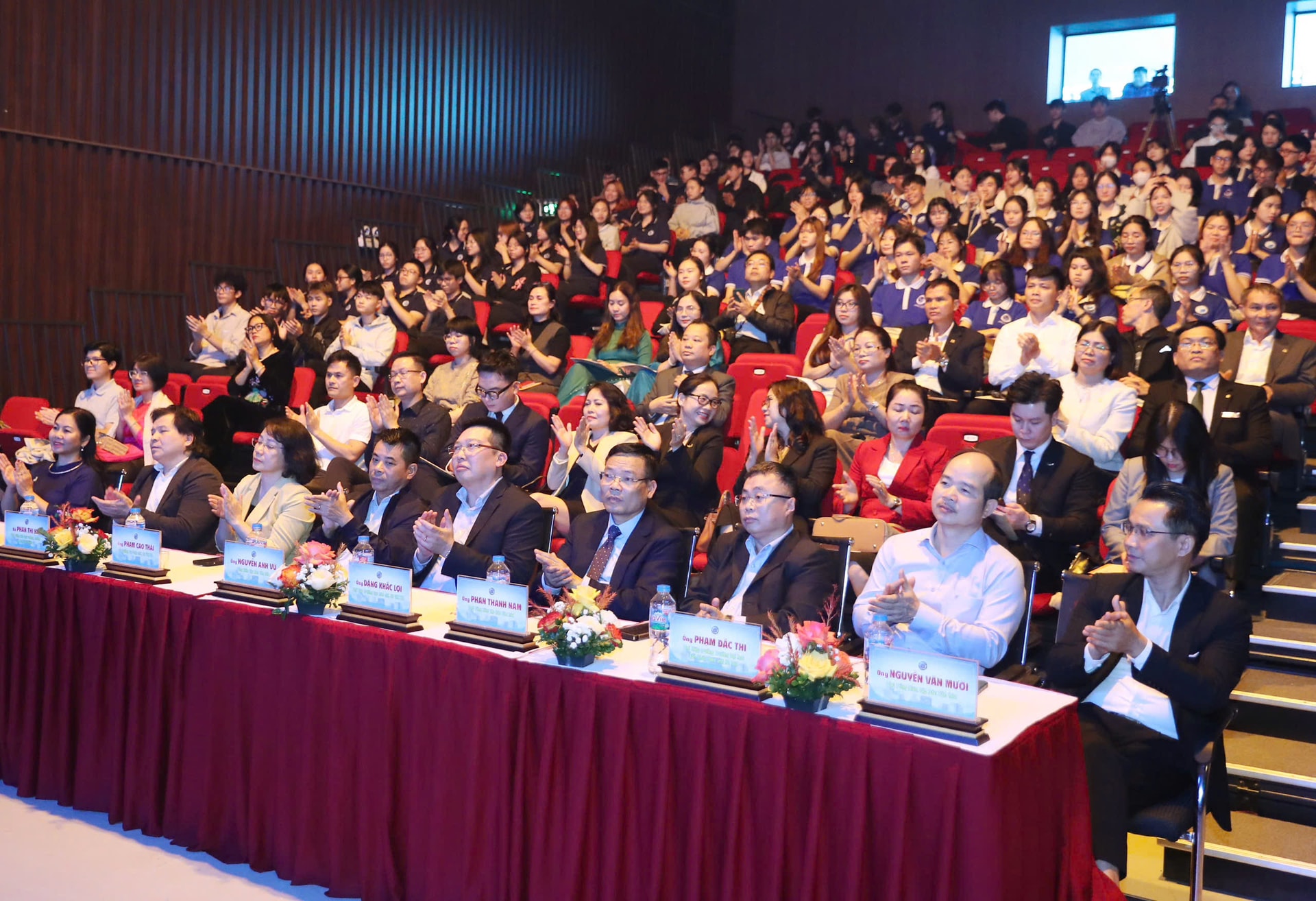 Xây dựng môi trường khách sạn không thuốc lá vì sức khỏe cộng đồng và phát triển du lịch xanh- Ảnh 2. Xây dựng môi trường khách sạn không thuốc lá vì sức khỏe cộng đồng và phát triển du lịch xanh- Ảnh 2.