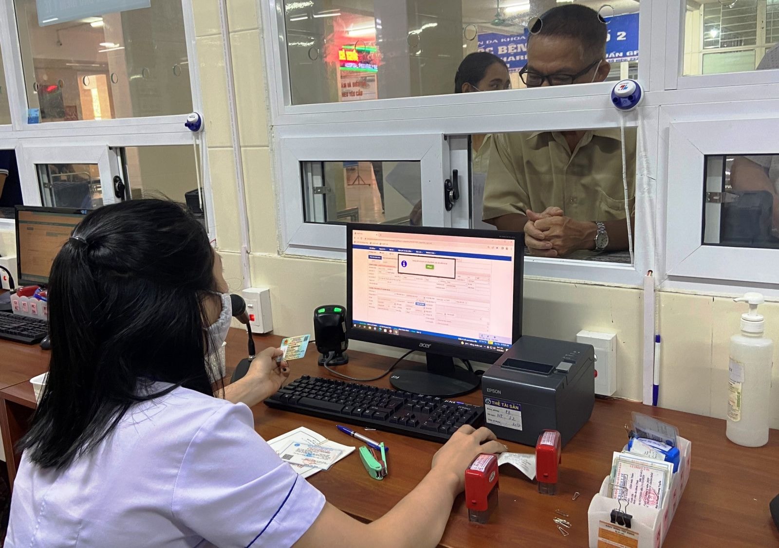 Cơ sở y tế Hà Tĩnh 'ghi điểm' từ đổi mới tinh thần phục vụ- Ảnh 2.