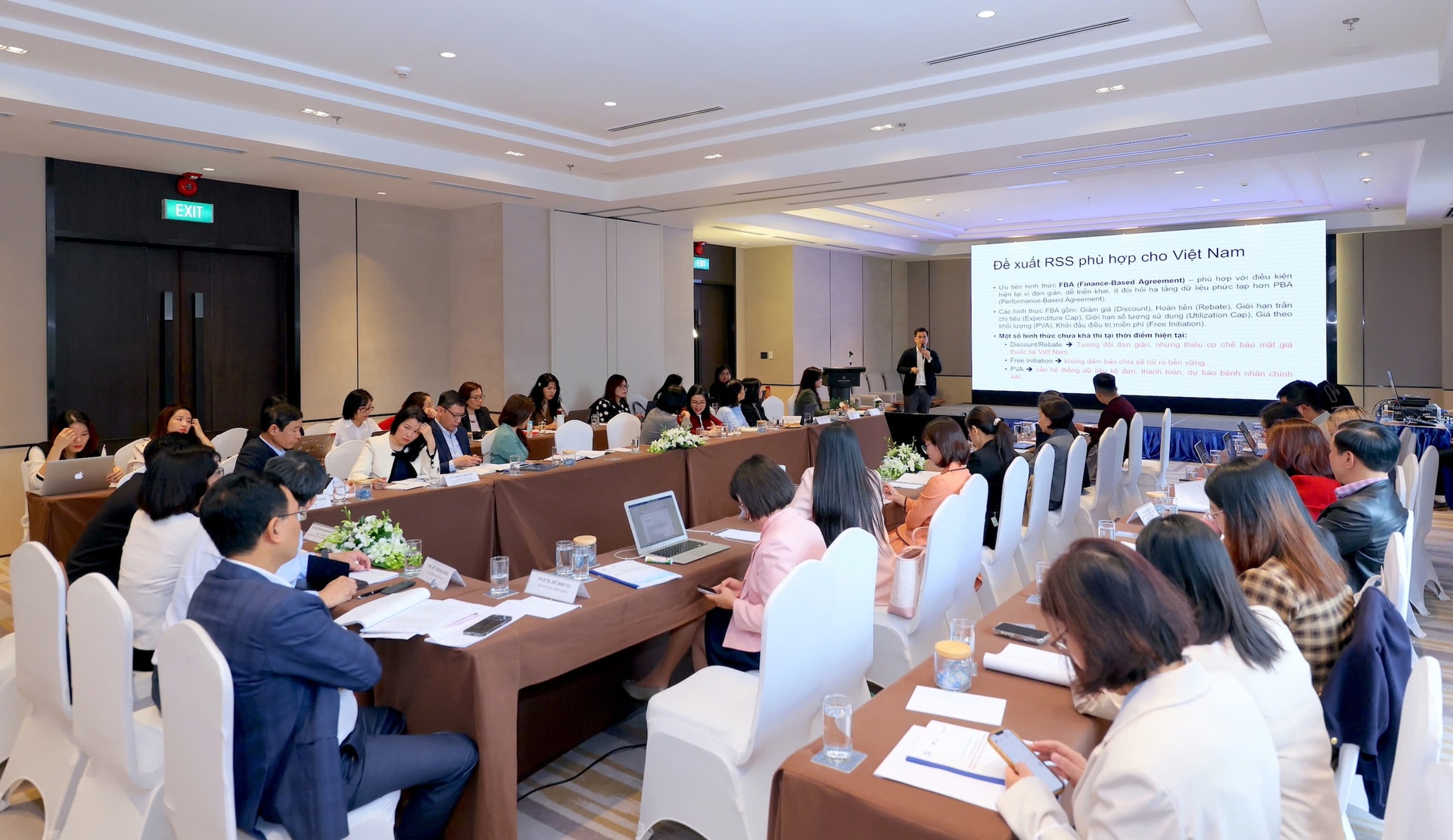 Giải pháp nào chia sẻ rủi ro tài chính về y tế?- Ảnh 2.