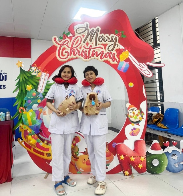 Ngân hàng HSBC tri ân y bác sĩ Bệnh viện Hữu Nghị dịp Giáng sinh- Ảnh 2.