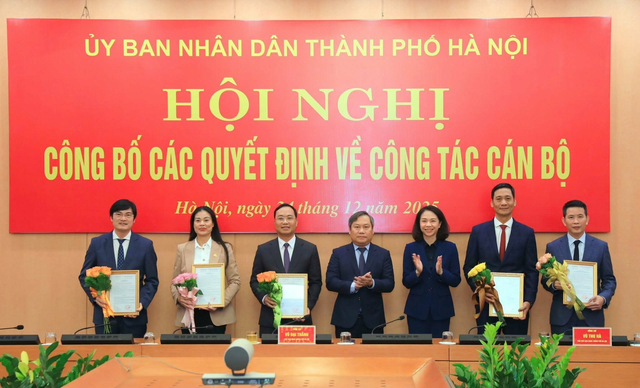 Giám đốc Sở Y tế Quảng Ninh được bổ nhiệm làm Giám đốc Sở Y tế Hà Nội- Ảnh 1.