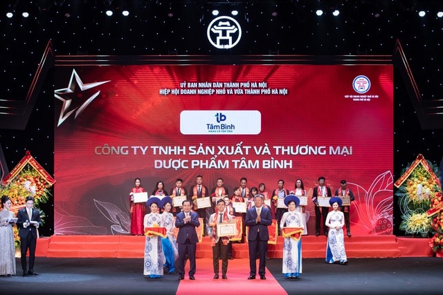 15 năm thành lập, Dược phẩm Tâm Bình 10 lần được UBND TP Hà Nội tặng Bằng khen- Ảnh 1.