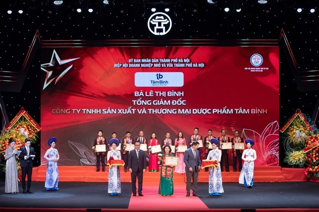 15 năm thành lập, Dược phẩm Tâm Bình 10 lần được UBND TP Hà Nội tặng Bằng khen- Ảnh 2.