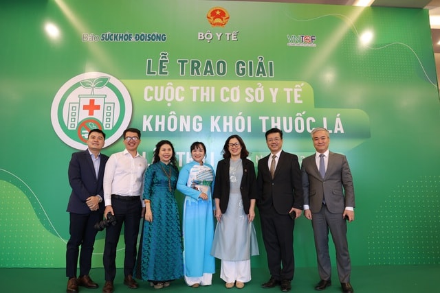 Không khí sôi động trước giờ trao giải Cuộc thi 'Cơ sở y tế không khói thuốc lá' lần thứ I- Ảnh 2. Không khí sôi động trước giờ trao giải Cuộc thi 'Cơ sở y tế không khói thuốc lá' lần thứ I- Ảnh 2.