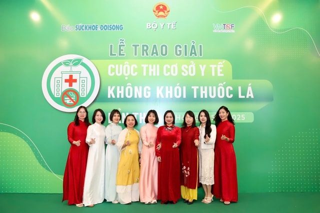 Không khí sôi động trước giờ trao giải Cuộc thi 'Cơ sở y tế không khói thuốc lá' lần thứ I- Ảnh 8. Không khí sôi động trước giờ trao giải Cuộc thi 'Cơ sở y tế không khói thuốc lá' lần thứ I- Ảnh 8.