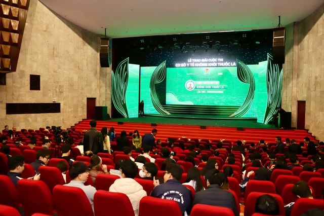 Không khí sôi động trước giờ trao giải Cuộc thi 'Cơ sở y tế không khói thuốc lá' lần thứ I- Ảnh 3. Không khí sôi động trước giờ trao giải Cuộc thi 'Cơ sở y tế không khói thuốc lá' lần thứ I- Ảnh 3.