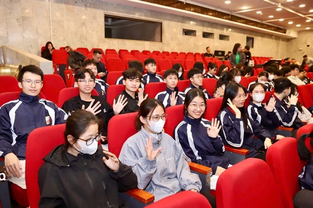 Không khí sôi động trước giờ trao giải Cuộc thi 'Cơ sở y tế không khói thuốc lá' lần thứ I- Ảnh 10. Không khí sôi động trước giờ trao giải Cuộc thi 'Cơ sở y tế không khói thuốc lá' lần thứ I- Ảnh 10.