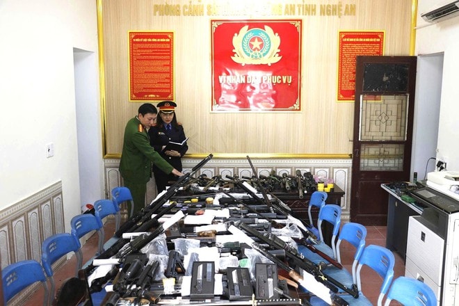 Triệt phá đường dây chế tạo, mua bán, tàng trữ vũ khí quân dụng, bắt 42 đối tượng- Ảnh 3. Triệt phá đường dây chế tạo, mua bán, tàng trữ vũ khí quân dụng, bắt 42 đối tượng- Ảnh 3.