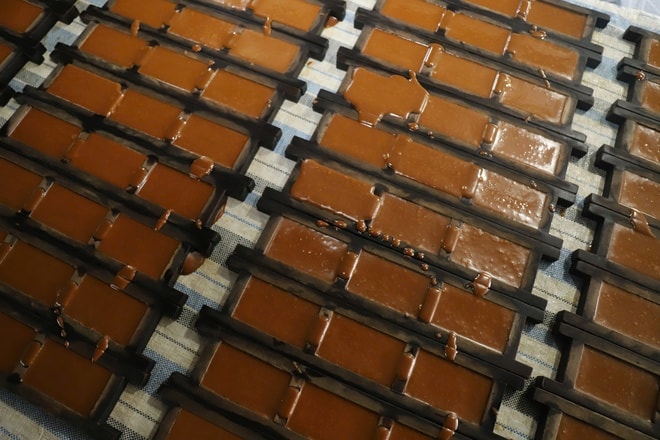 Nghề làm đường phên 'đỏ lửa' chờ Tết- Ảnh 10.