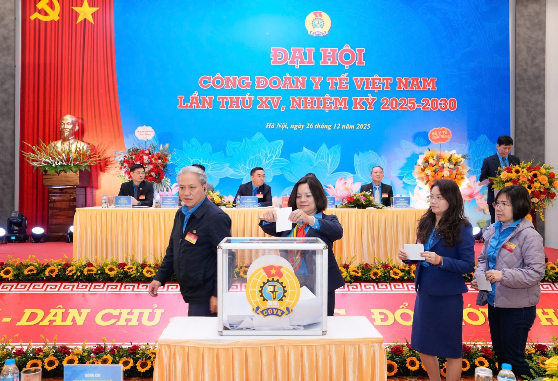 Ông Nguyễn Lương Tâm tái đắc cử Chủ tịch Công đoàn Y tế Việt Nam nhiệm kỳ 2025-2030- Ảnh 3. Ông Nguyễn Lương Tâm tái đắc cử Chủ tịch Công đoàn Y tế Việt Nam nhiệm kỳ 2025-2030- Ảnh 3.