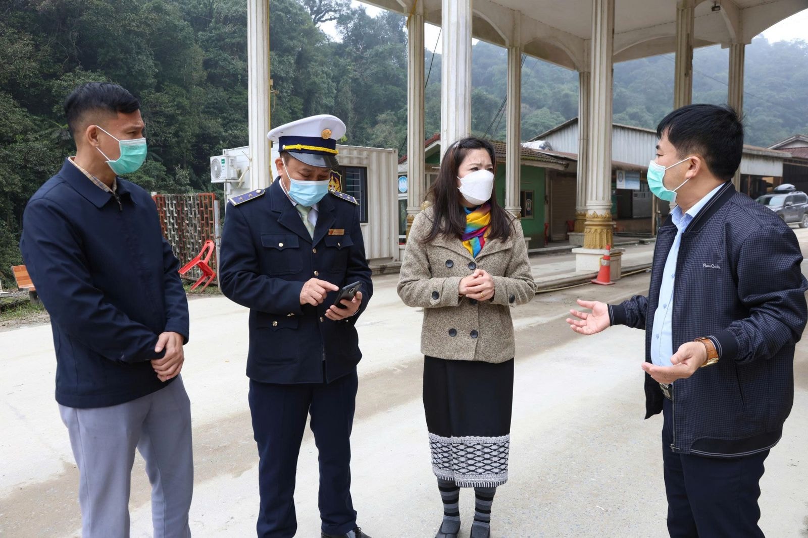 Hà Tĩnh chủ động ngăn chặn dịch bệnh dịp cuối năm- Ảnh 1. Hà Tĩnh chủ động ngăn chặn dịch bệnh dịp cuối năm- Ảnh 1.