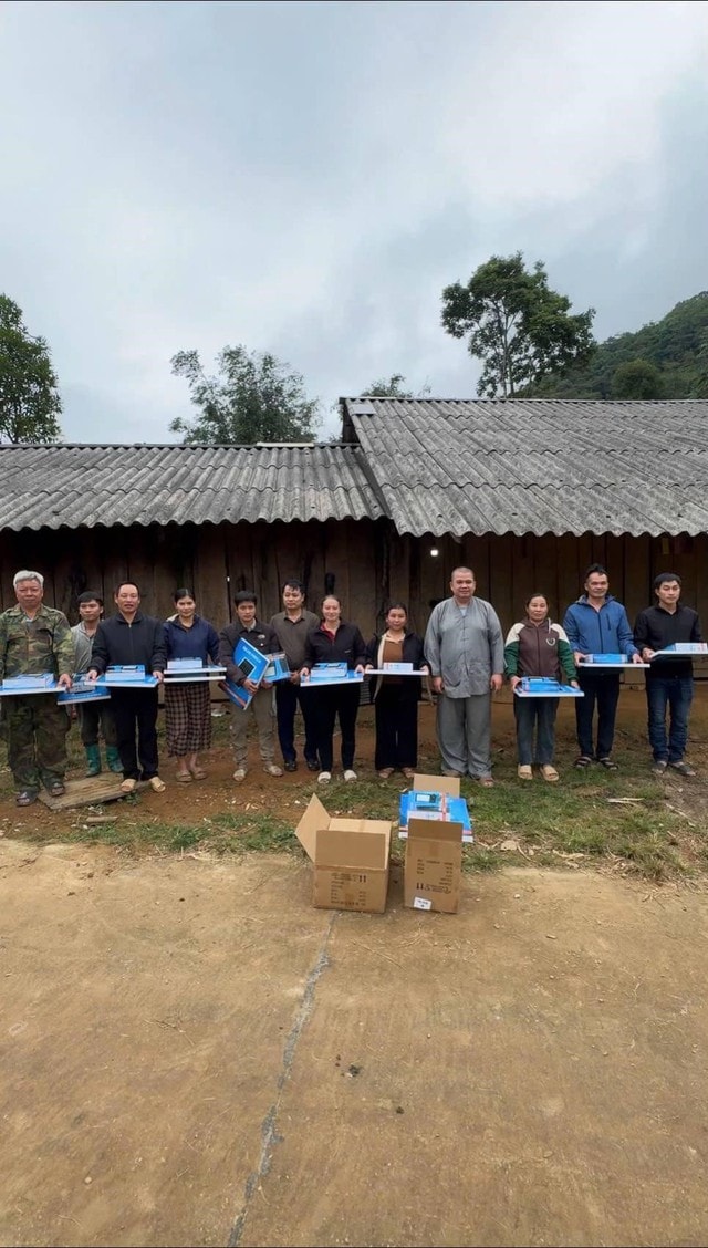 Hành trình thiện nguyện bền bỉ của sư thầy Thích Khai Quảng từ những phiên livestream bán nông sản- Ảnh 2. Hành trình thiện nguyện bền bỉ của sư thầy Thích Khai Quảng từ những phiên livestream bán nông sản- Ảnh 2.