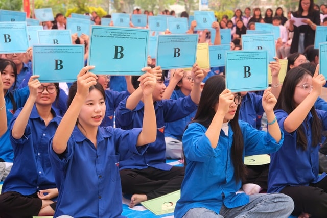 Công tác dân số tỉnh Hưng Yên năm 2025: Dấu ấn chuyển trọng tâm sang dân số và phát triển- Ảnh 2. Công tác dân số tỉnh Hưng Yên năm 2025: Dấu ấn chuyển trọng tâm sang dân số và phát triển- Ảnh 2.