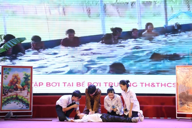 Xây 'vắc-xin kỹ năng' cho trẻ em: Nghệ An quyết liệt giảm đuối nước từ gốc- Ảnh 2.