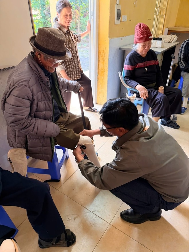 66 bệnh nhân phong được lắp chân giả, trao bước đi vững vàng- Ảnh 3.